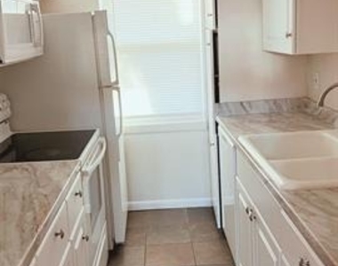 606 W Main Street - Photo Thumbnail 5