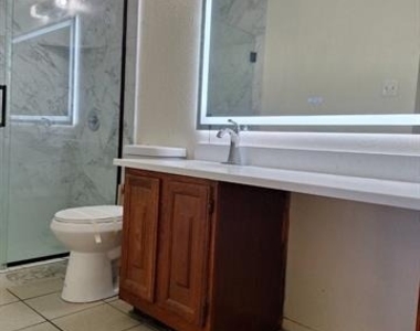 129 Allencrest Drive - Photo Thumbnail 8