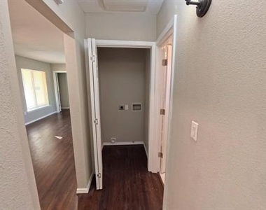 2233 Huskey Street - Photo Thumbnail 12