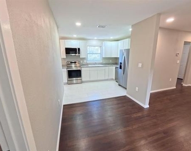 2233 Huskey Street - Photo Thumbnail 2