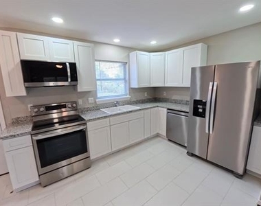 2233 Huskey Street - Photo Thumbnail 3