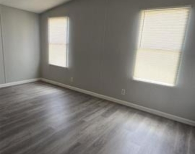4253 Sun Drive - Photo Thumbnail 7