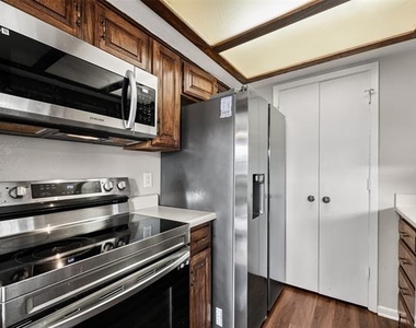1031 Signal Ridge Place - Photo Thumbnail 6