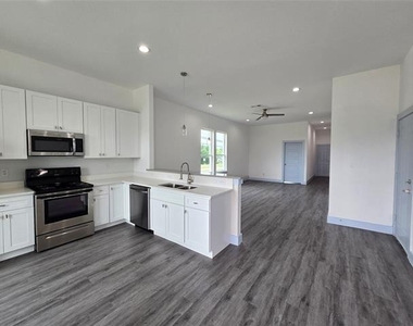 3202 Noor Street - Photo Thumbnail 2