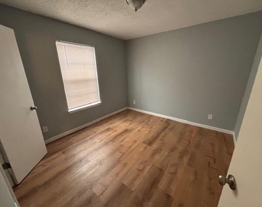 5025 Winder Court - Photo Thumbnail 6