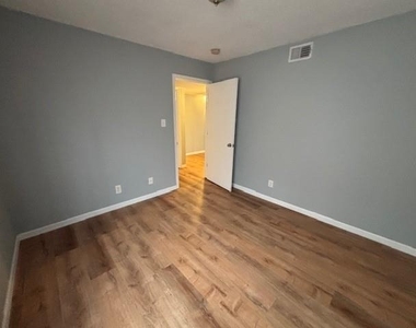 5025 Winder Court - Photo Thumbnail 11