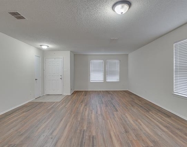 1428 Atkins Street - Photo Thumbnail 3