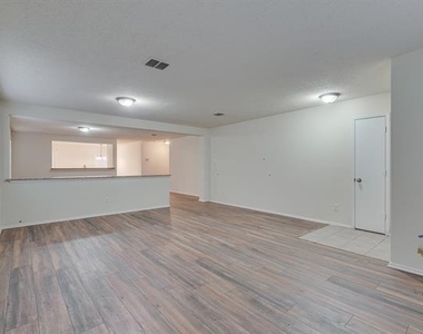 1428 Atkins Street - Photo Thumbnail 4