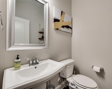 1228 Carinna Drive - Photo Thumbnail 5