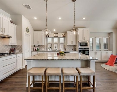 1228 Carinna Drive - Photo Thumbnail 12