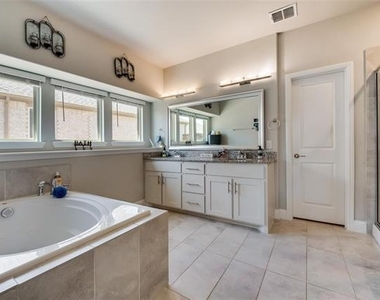 1228 Carinna Drive - Photo Thumbnail 14