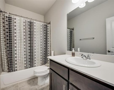 1228 Carinna Drive - Photo Thumbnail 17