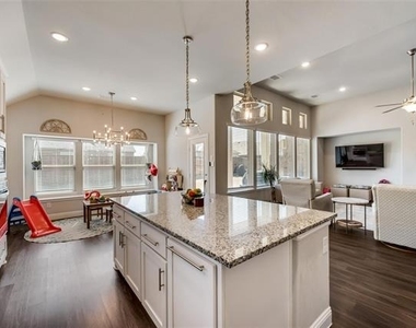 1228 Carinna Drive - Photo Thumbnail 10