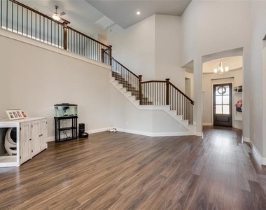 1228 Carinna Drive - Photo Thumbnail 3