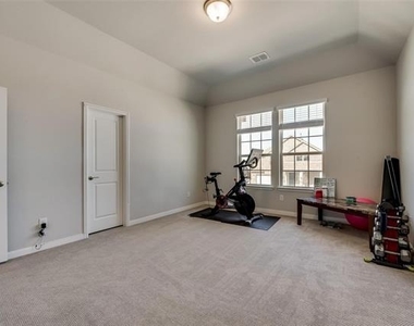 1228 Carinna Drive - Photo Thumbnail 23