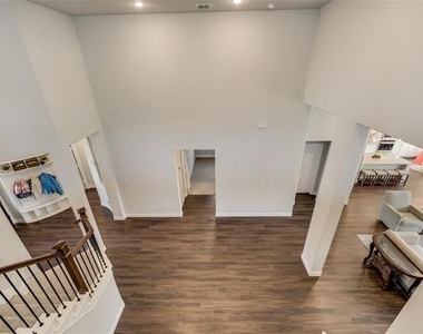 1228 Carinna Drive - Photo Thumbnail 6