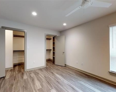 6304 Prospect Avenue - Photo Thumbnail 5