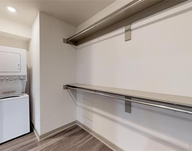 6304 Prospect Avenue - Photo Thumbnail 8