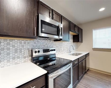 6304 Prospect Avenue - Photo Thumbnail 2