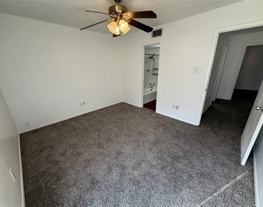 422 W 4th Street - Photo Thumbnail 13