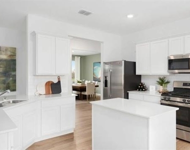 1226 Banyan Drive - Photo Thumbnail 14
