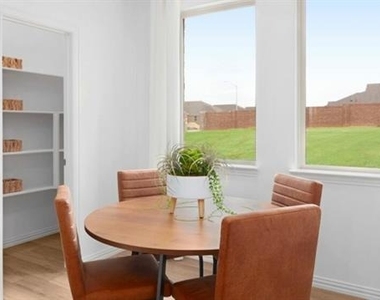 1226 Banyan Drive - Photo Thumbnail 4
