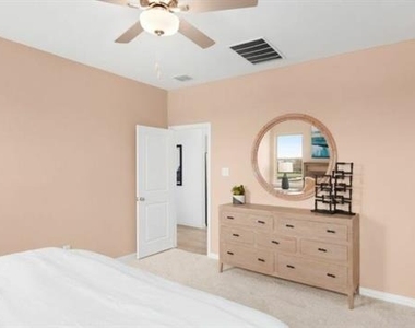 1226 Banyan Drive - Photo Thumbnail 8