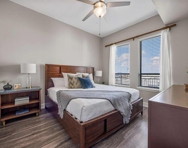 3201 Esperanza Crossing - Photo Thumbnail 1