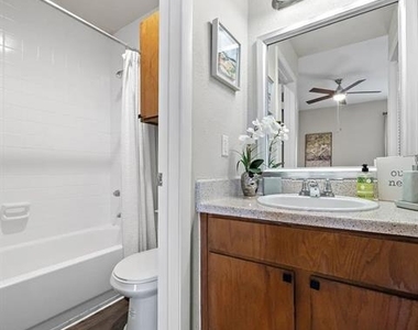 7250 W Greens Road - Photo Thumbnail 9