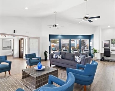 7250 W Greens Road - Photo Thumbnail 18
