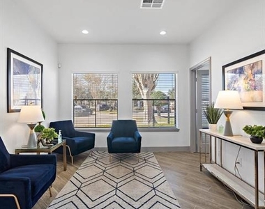 7250 W Greens Road - Photo Thumbnail 17