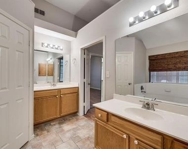 10104 Burgundy Drive - Photo Thumbnail 10