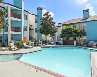 7250 W Greens Road - Photo Thumbnail 7