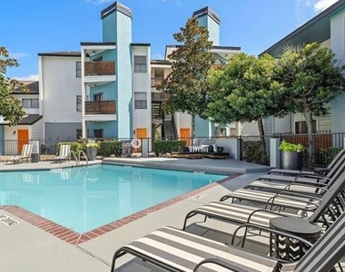 7250 W Greens Road - Photo Thumbnail 5