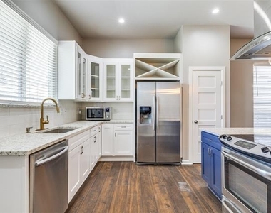 619 Buckalew Street - Photo Thumbnail 15