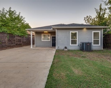 619 Buckalew Street - Photo Thumbnail 6