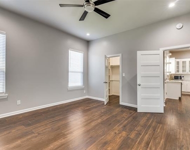 619 Buckalew Street - Photo Thumbnail 18