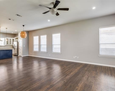 619 Buckalew Street - Photo Thumbnail 11
