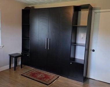 436 Degan Avenue - Photo Thumbnail 10