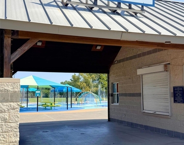 436 Degan Avenue - Photo Thumbnail 29