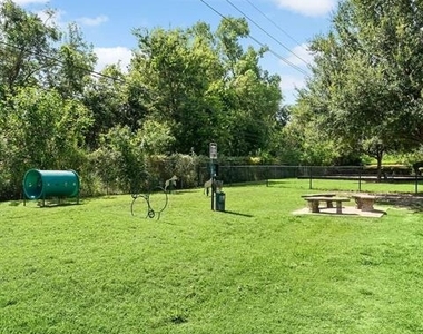 7250 W Greens Road - Photo Thumbnail 4