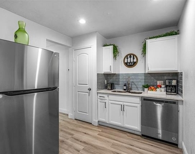 2250 Areba Street - Photo Thumbnail 4