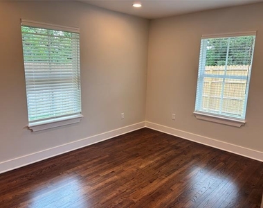 3038 Santa Elena Drive - Photo Thumbnail 8