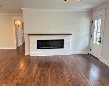 3038 Santa Elena Drive - Photo Thumbnail 4