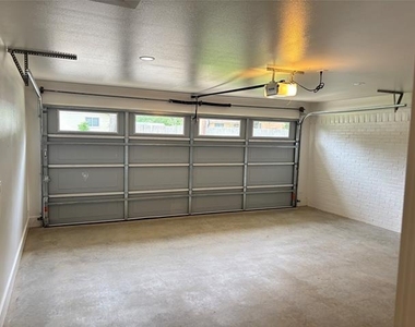 3038 Santa Elena Drive - Photo Thumbnail 15