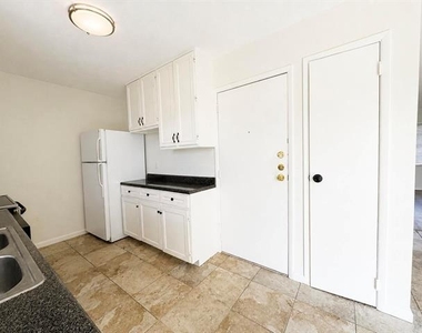 409 Starling Drive - Photo Thumbnail 8