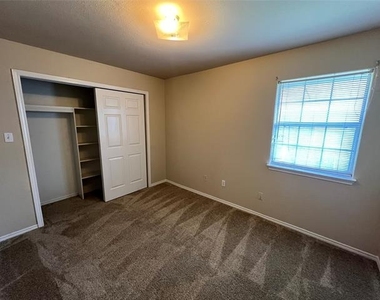 1809 Park Place - Photo Thumbnail 12