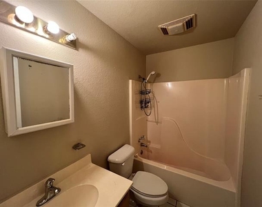1809 Park Place - Photo Thumbnail 11