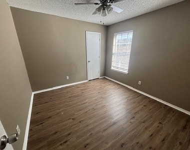 5025 Winder Court - Photo Thumbnail 9
