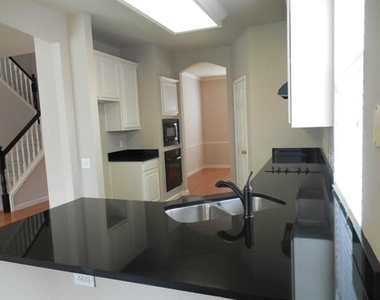 2709 Dunbar Drive - Photo Thumbnail 5
